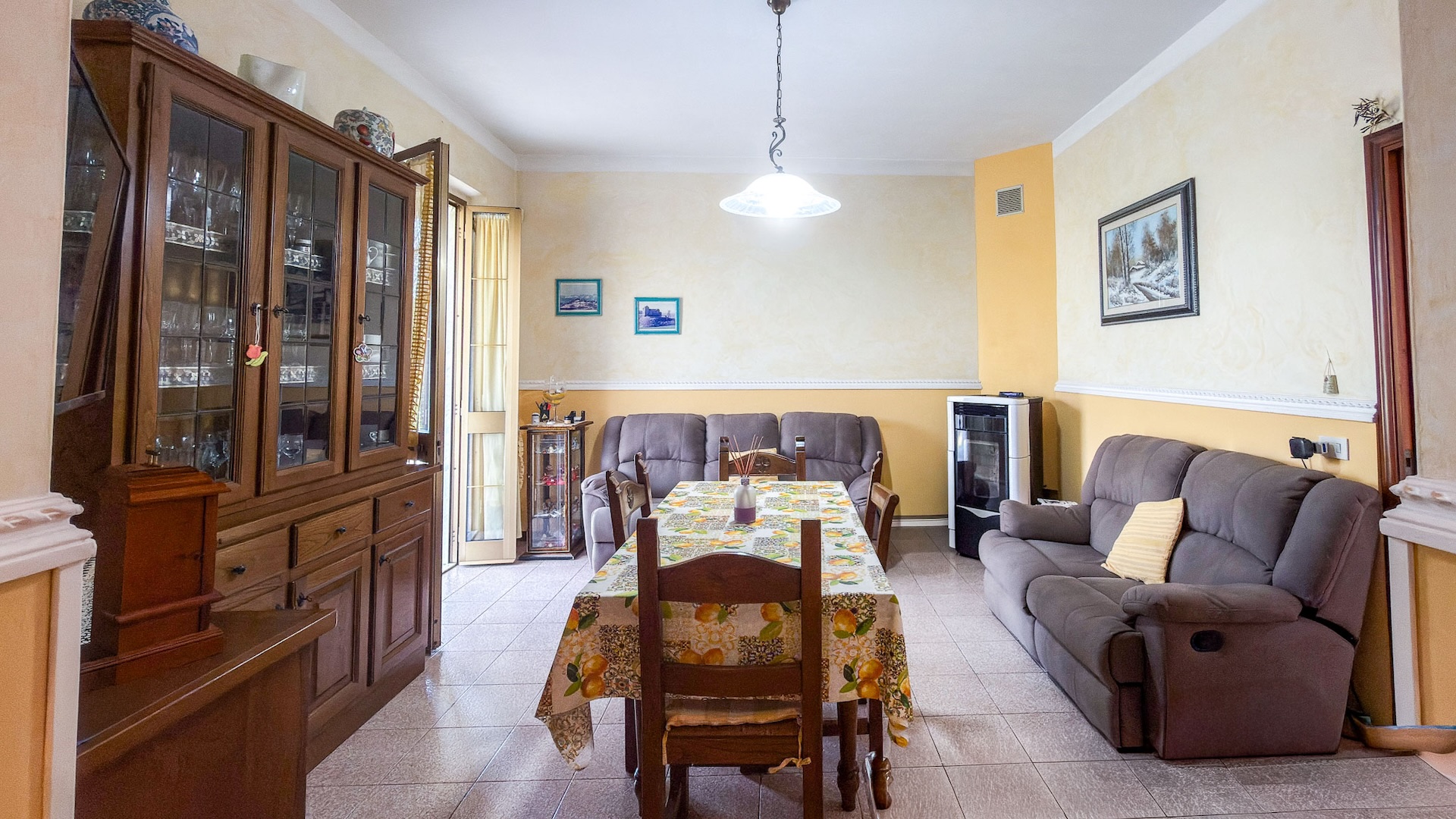 10-villa-massa-appartamento-piano-terra-sala