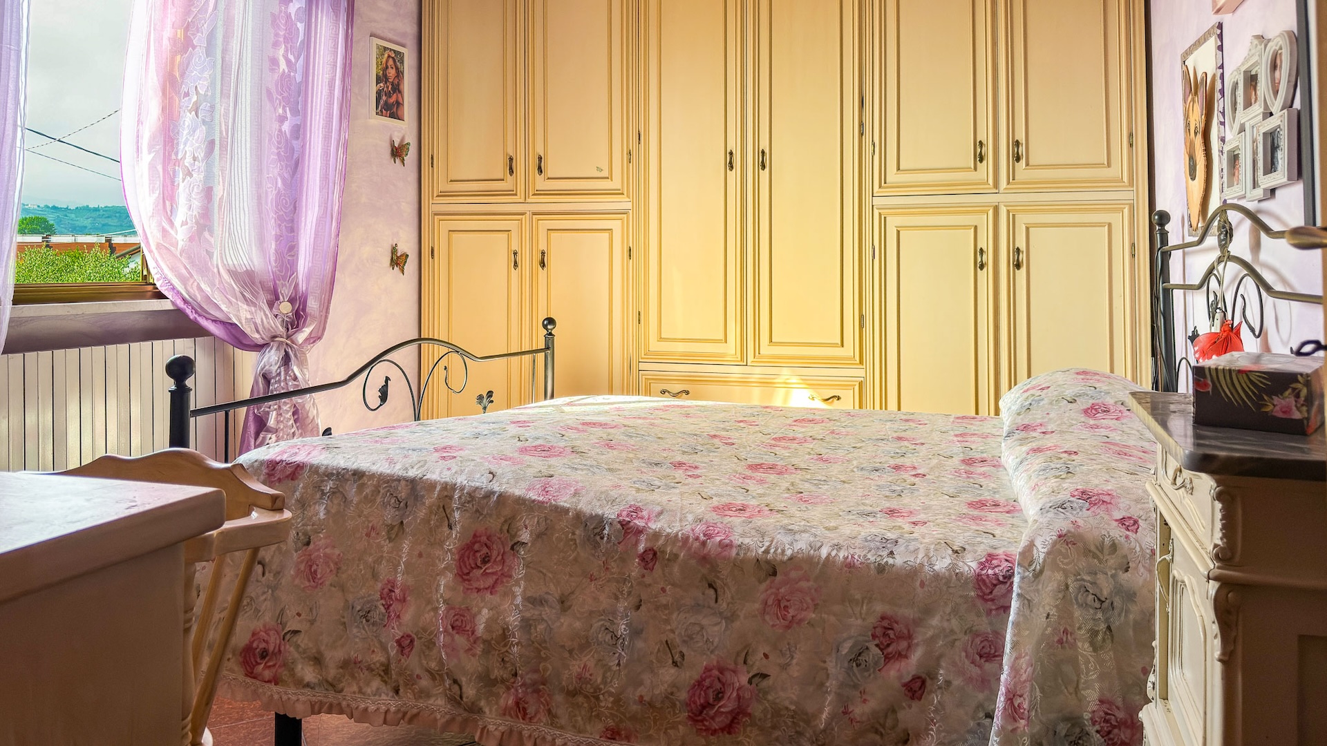 Seconda camera matrimoniale dell’appartamento al primo piano